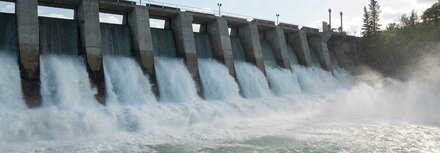 EWE business Direktvermarktung für Wasserkraft Ein Wasserkraftwerk
