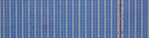 Webinarreihe Solar-Speicher Solarmodule auf dem Fabrikdach