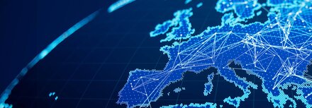 Stabile und sichere Vernetzung von Standorten Grafische Europadarstellung mit Punkten und stilisiertem Netzwerk