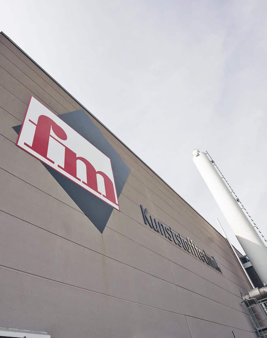 Werkshalle FM Systemmöbel von außen