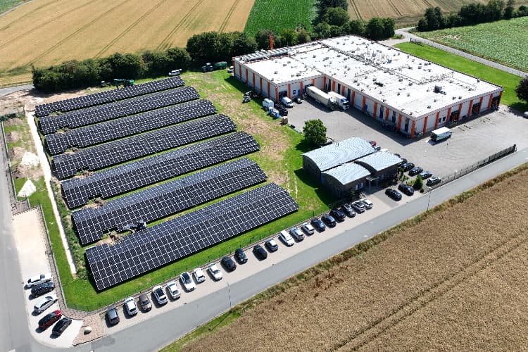 Geschaeftsgebaeude Thomas Riedel GmbH aus Vogelperspektive