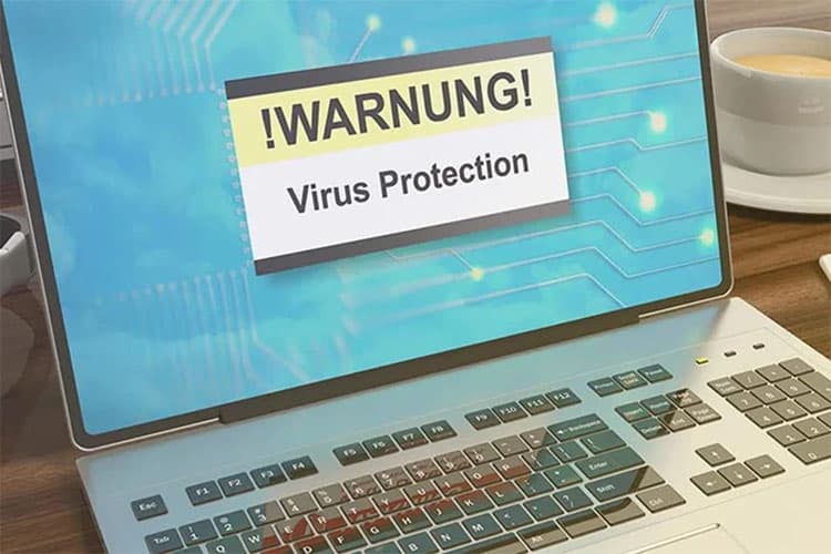Eine Viruswarnung auf einem Bildschirm
