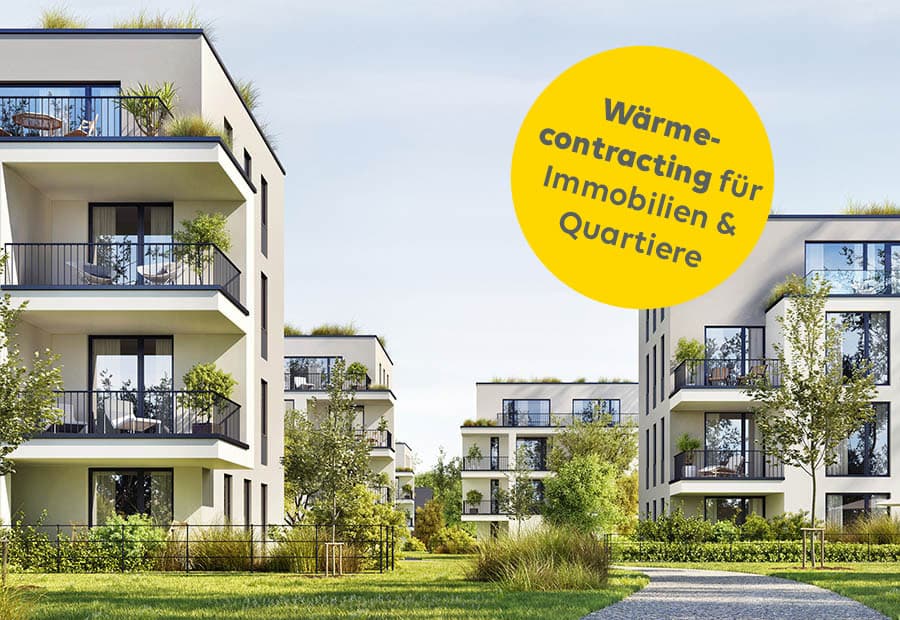 Weiße moderne Wohnblocks mit Grünflächen dazwischen