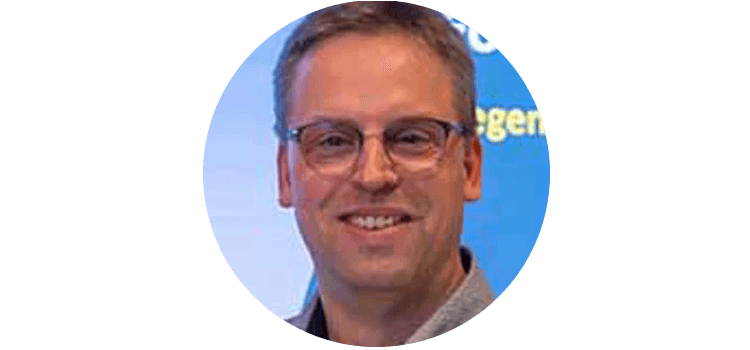 Portraitbild von Dennis Prior