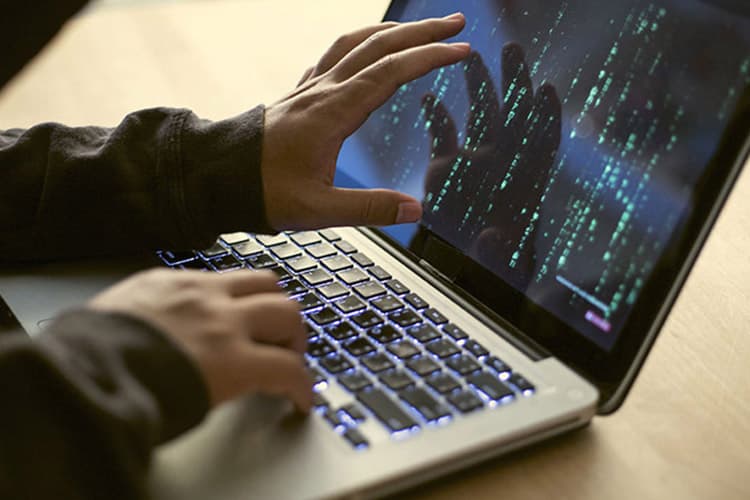 Stilisiertes Bild eines Hackers