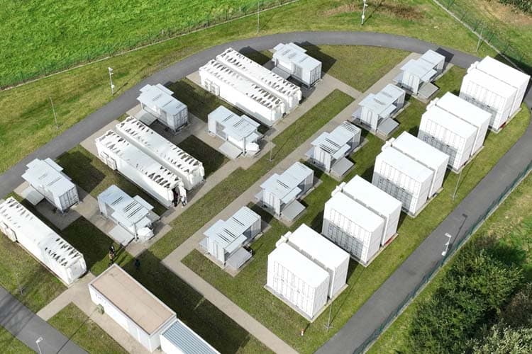 Das Modell einer Batteriespeicheranlage von oben