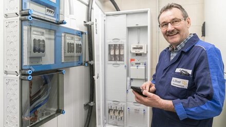 Ein Mtaribeter von A. Moor Feinwerkmechanik