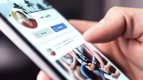 Ein Smartphone-Bildschirm mit Social-Media-Profil