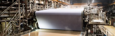 Power-to-Heat Eine Industriehalle von innen mit Walzwerk