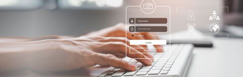 10 Tipps für mehr Passwortsicherheit Zwei Hände auf einer Funktastatur, im Vordergrund eine stilisierte Login-Maske-Grafik