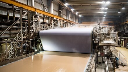 Power-to-Heat Eine Industriehalle von innen mit Walzwerk