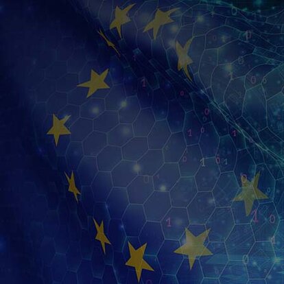 Informationen zu NIS2-Richtlinie bei EWE Bildkomposition aus Europa-Flagge und Netzwerkverbindungen