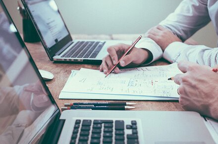 Standortvernetzung von EWE Zwei Laptops